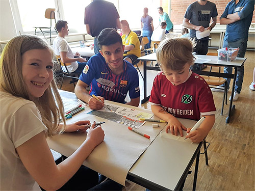 Bildung-Slider-zeichnen-Fussballmuseum-Springe